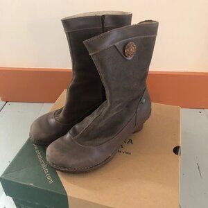 Women's El Naturalista N750 heeled leather ankle boots. Size 41/10